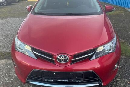 Toyota Auris 392.426 km 3.299 &euro; Euskirchen 53879