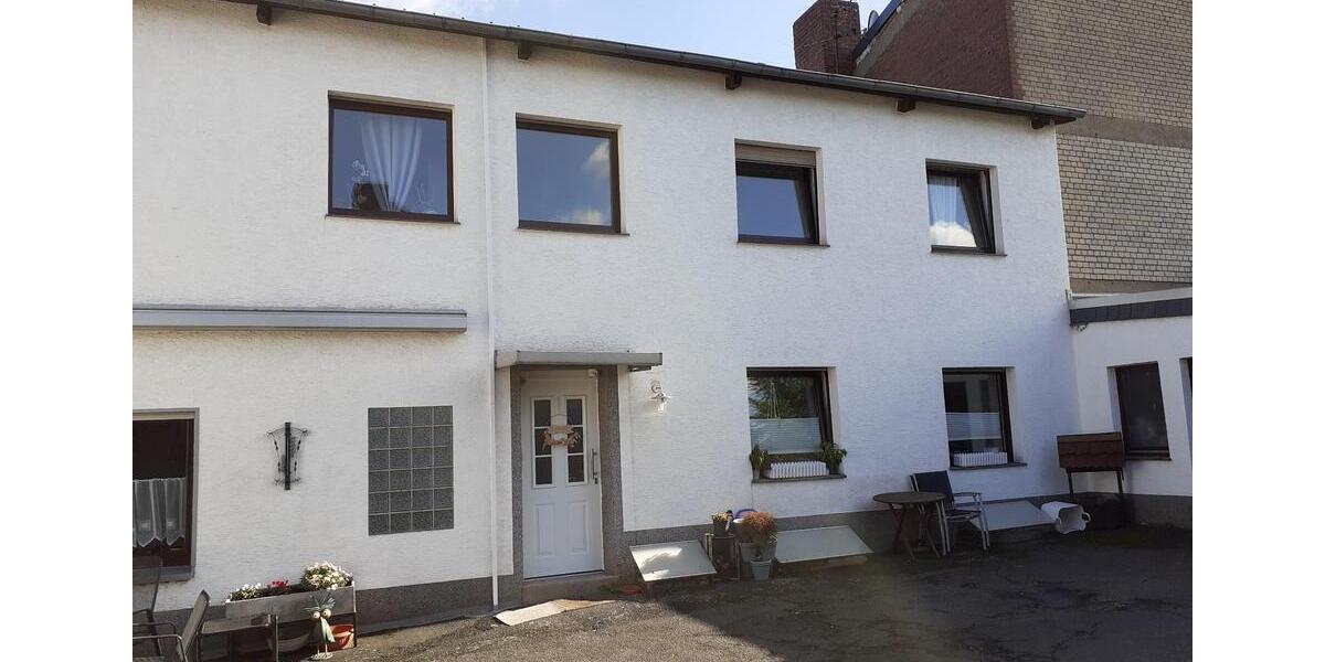 Mehrfamilienhaus, Wohnhaus Erftstadt - 10 Zimmer, 260 m&sup2;, 550.000&euro; | Angebot:26440492