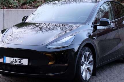 Tesla Model Y 40.123 km 30.600 &euro; Köln 50996