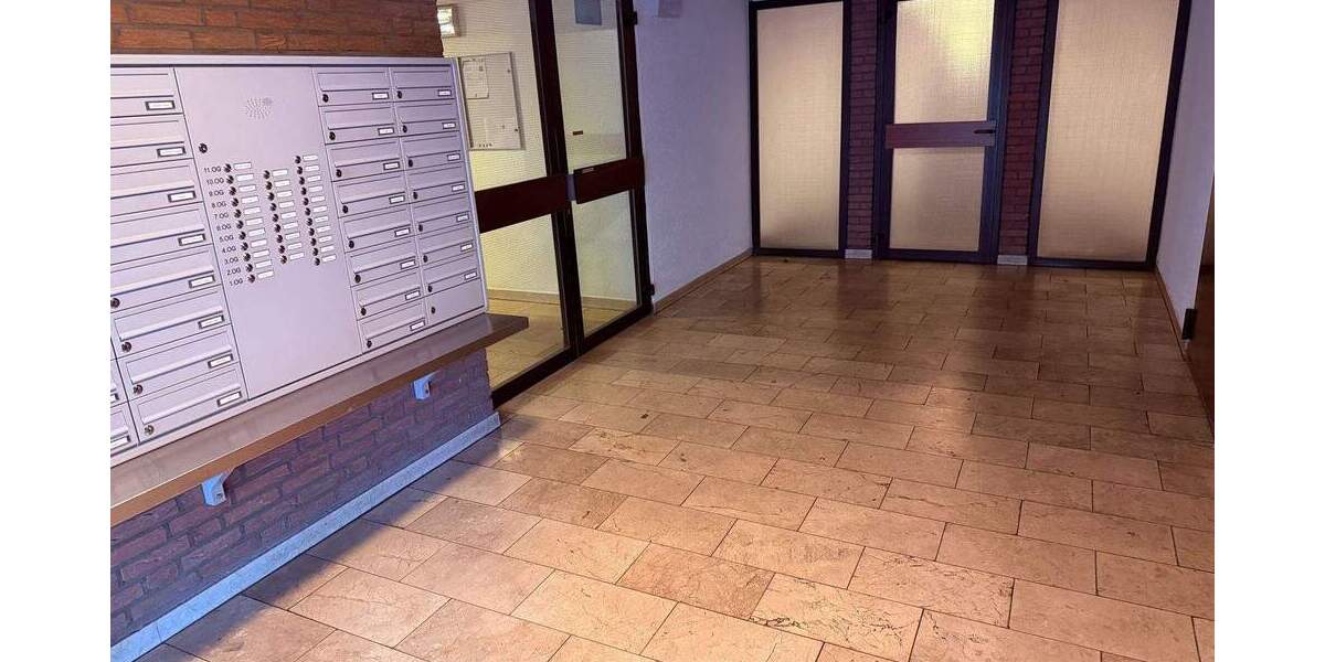 Etagenwohnung Köln Westhoven - 3 Zimmer, 96 m&sup2;, 1.400&euro; | Angebot:25802583