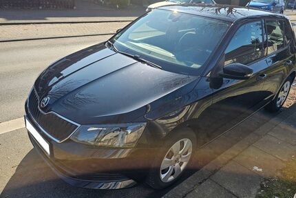 Skoda Fabia 57.500 km 8.399 &euro; Köln 51143
