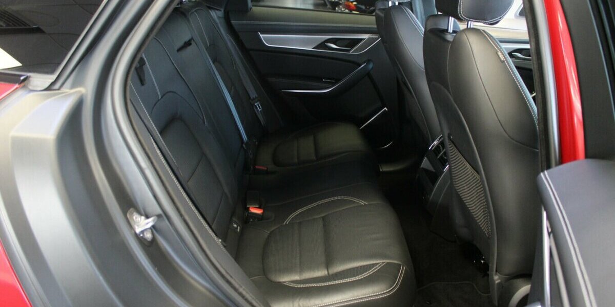 Jaguar F-Pace D300 Mild-Hybrid R-Dynamic SE AWD 95.844 km 32.980 &euro; Euskirchen 53881