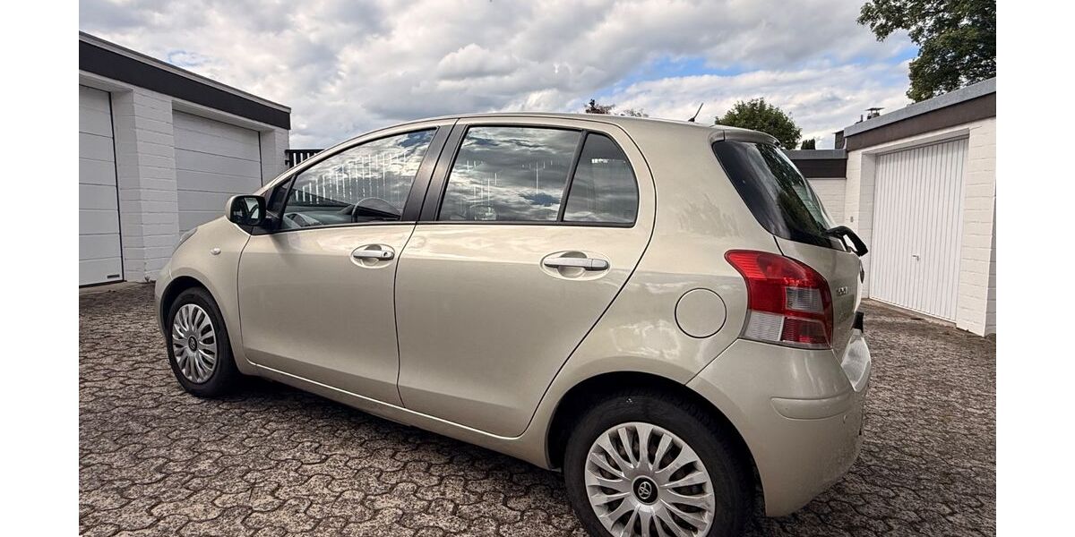 Toyota Yaris 117.000 km 4.300 &euro; Bonn 53123
