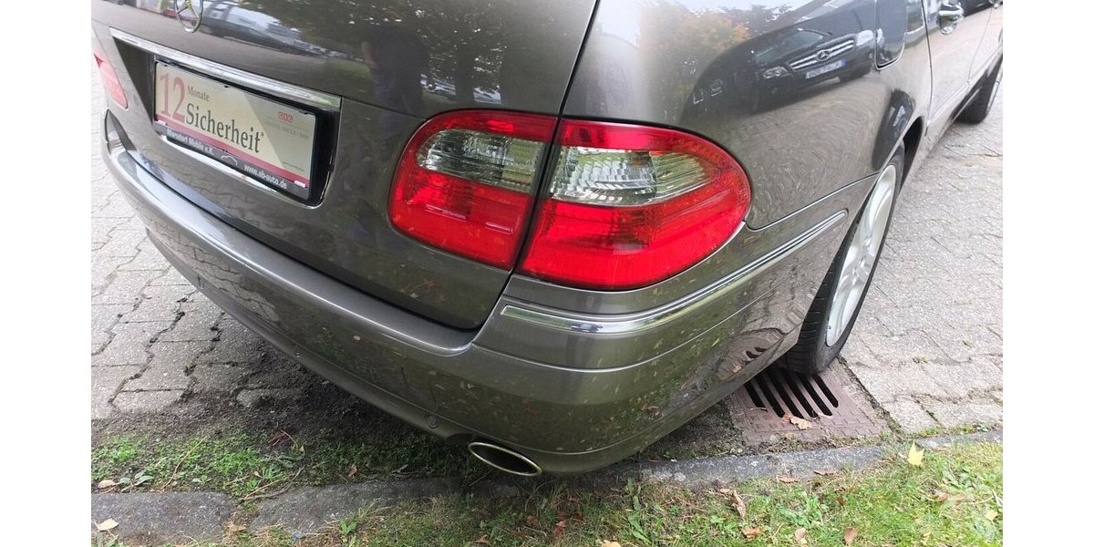 Mercedes-Benz E 230 T AVANTGARDE COMAND EL.DACH/HECKKLAPPE PTS 162.511 km 11.704 &euro; Köln 50858