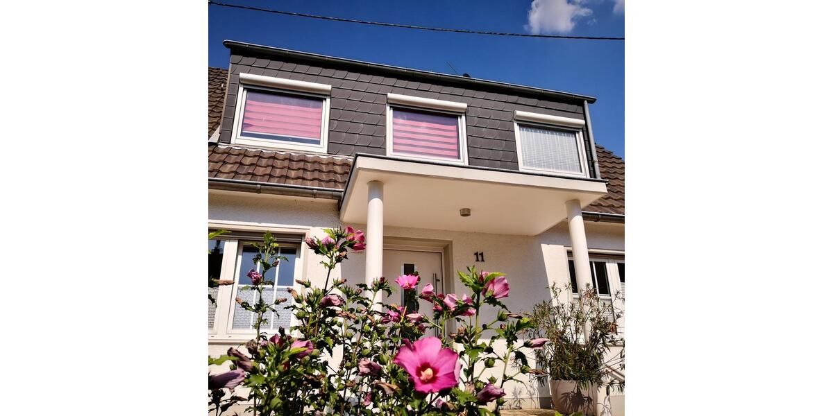 Doppelhaushälfte Köln Rodenkirchen - 8 Zimmer, 240 m&sup2;, 2.700&euro; | Angebot:26575913