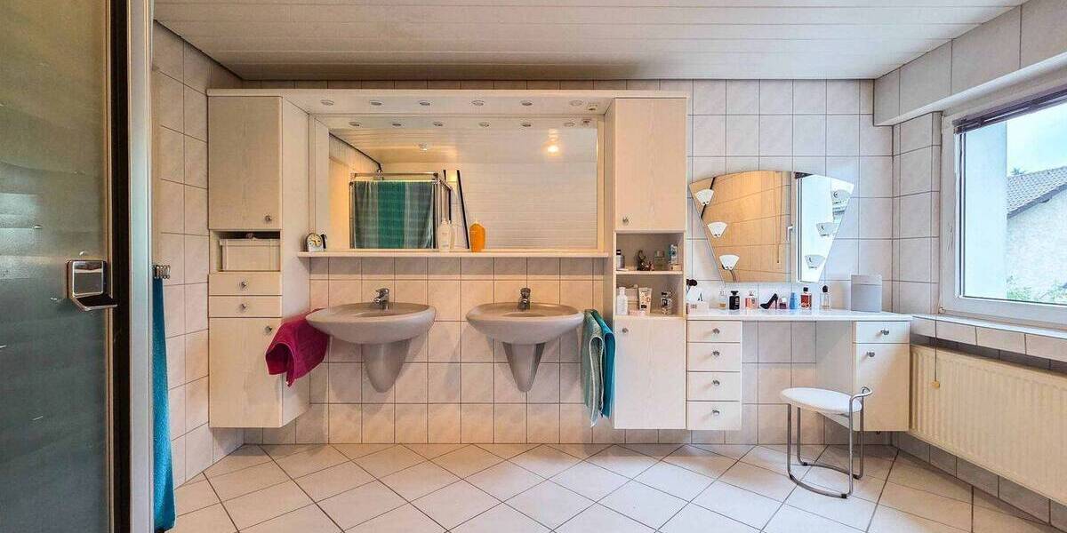 Mehrfamilienhaus, Wohnhaus Troisdorf Bergheim - 8 Zimmer, 204 m&sup2;, 449.000&euro; | Angebot:26570312