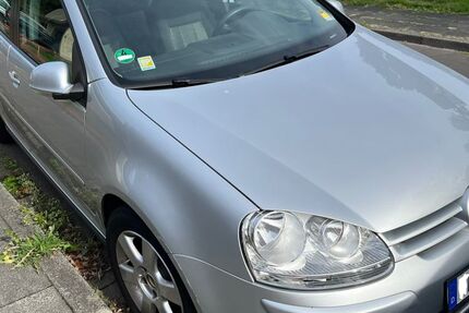 VW Golf 156.000 km 2.250 &euro; Bonn 53111