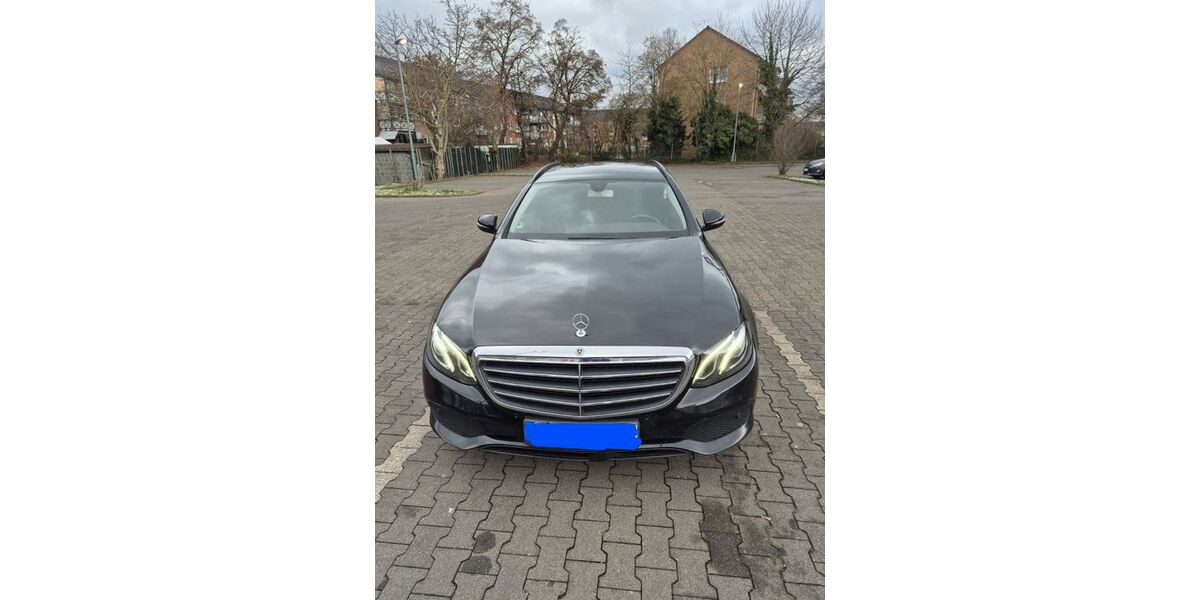 Mercedes-Benz E 220 159.620 km 23.200 &euro; Bonn 53225