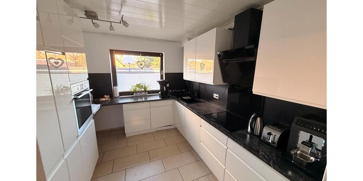 Doppelhaushälfte Köln Mülheim - 5.5 Zimmer, 160 m&sup2;, 2.600&euro; | Angebot:25057866