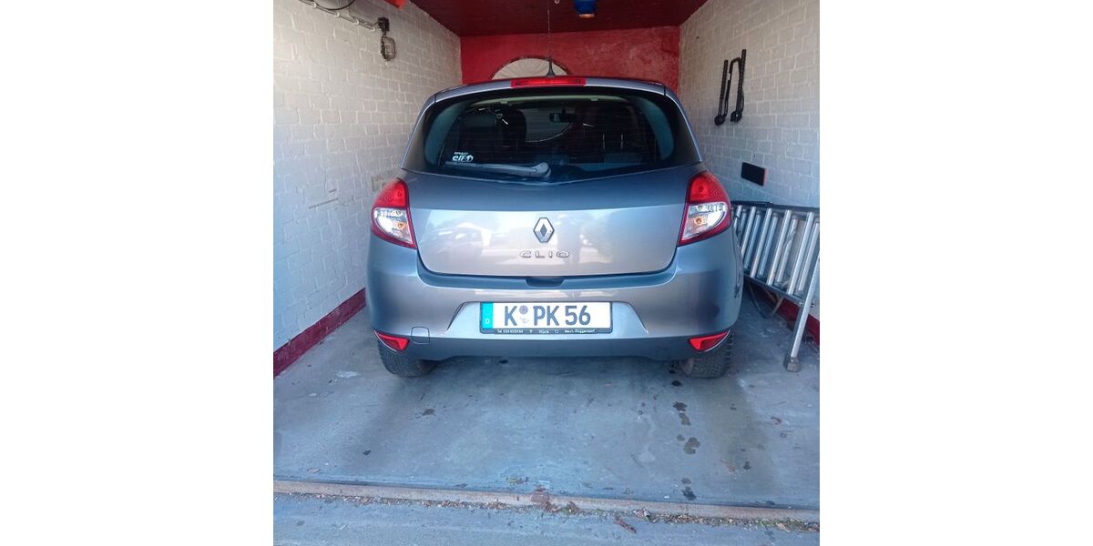 Renault Clio 194.500 km 2.199 &euro; Köln 50997