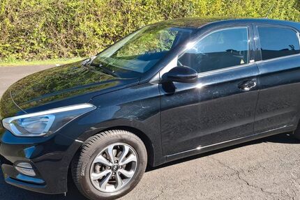 Hyundai i20 54.265 km 11.500 &euro; Troisdorf 53844