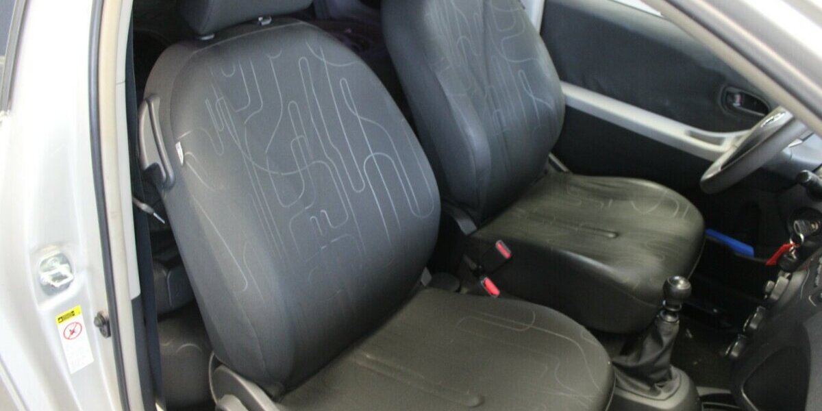 Toyota Yaris 1.3 VVT-i Cool+ 109.320 km 5.780 &euro; Euskirchen 53881