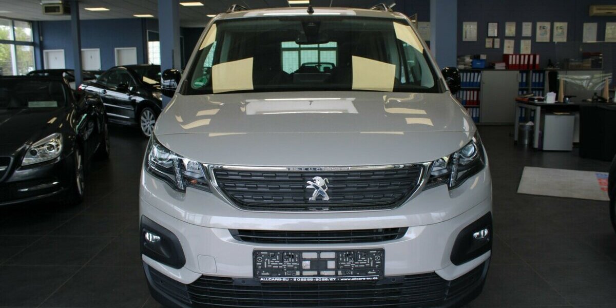 Peugeot e-Rifter Elektro L1 Allure Pack 12.978 km 21.980 &euro; Euskirchen 53881