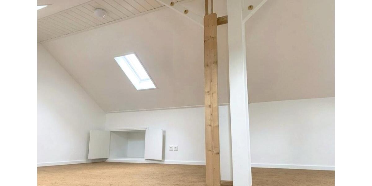 Etagenwohnung Düren Mariaweiler-Hoven - 4 Zimmer, 133 m&sup2;, 1.250&euro; | Angebot:26489416