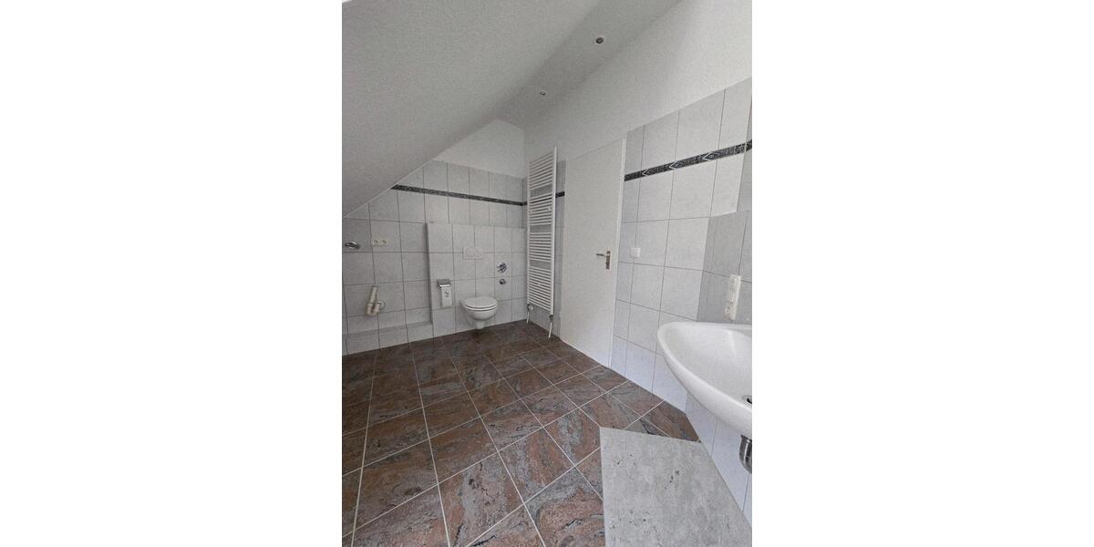 Dachgeschoßwohnung Bad Münstereifel - 2 Zimmer, 81 m&sup2;, 950&euro; | Angebot:24832786