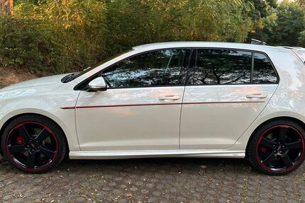 VW Golf 99.000 km 20.300 &euro; Troisdorf 53840