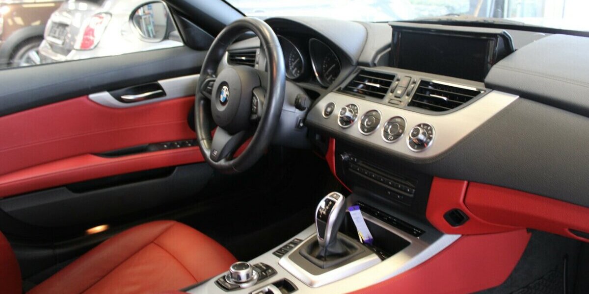 BMW Z4 sDrive28i Aut.- WENIG KM - 10.923 km 27.980 &euro; Euskirchen 53881