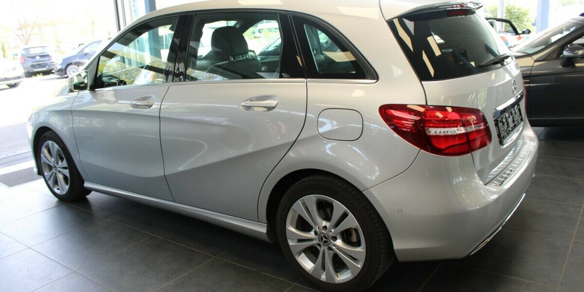 Mercedes-Benz B 180 7G-DCT Urban 49.631 km 17.480 &euro; Euskirchen 53881