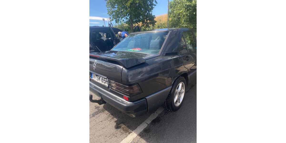 Mercedes-Benz 190 275.000 km 4.000 &euro; Düren 52355