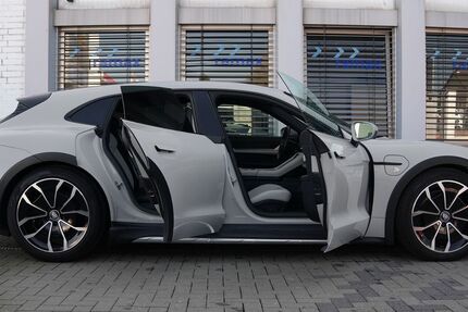 Porsche Taycan 33.000 km 72.500 &euro; Hürth (bei Köln) 50354