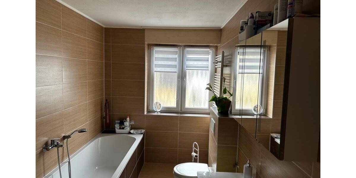 Reihenhaus Düren Mariaweiler-Hoven - 8 Zimmer, 200 m&sup2;, 350.000&euro; | Angebot:25205111