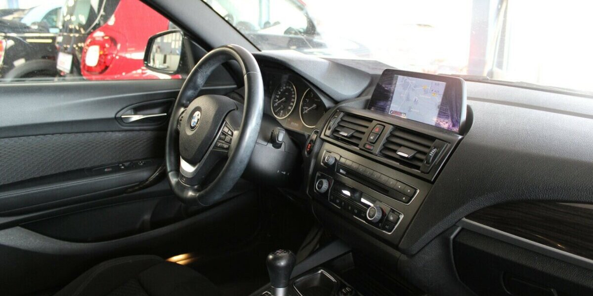 BMW 118 118i - M Sportpaket - Navi - SHZ - 139.847 km 10.780 &euro; Euskirchen 53881