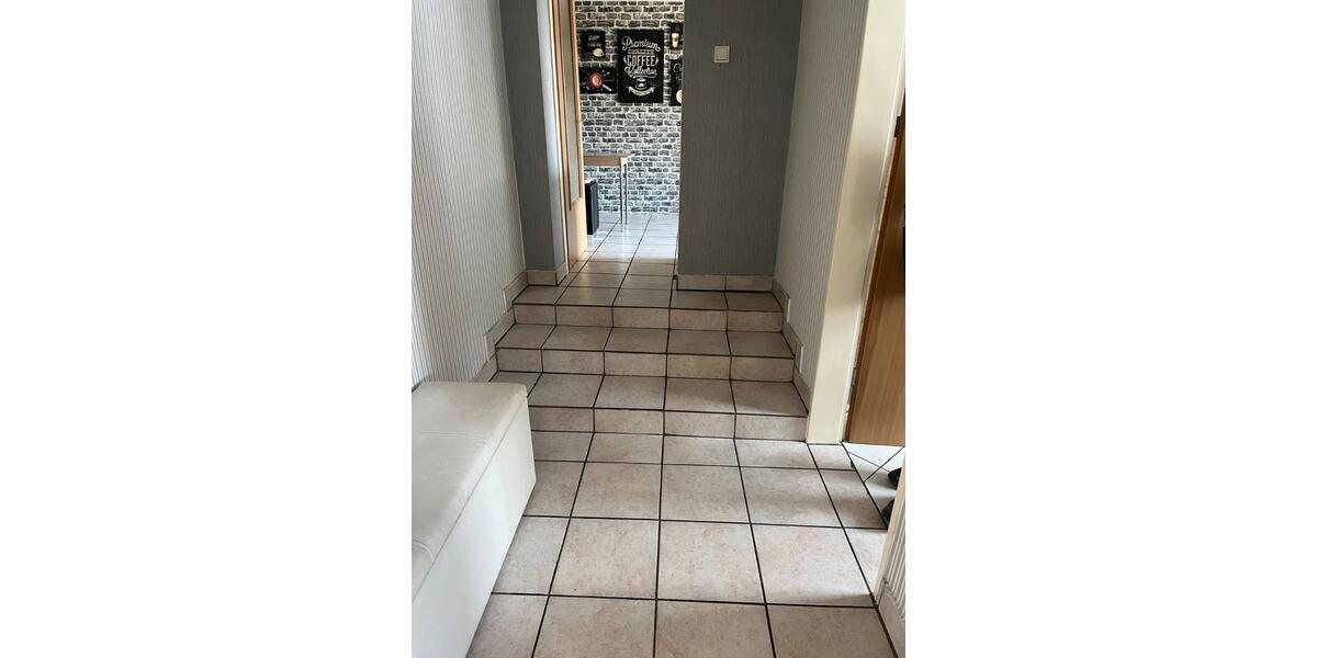 Etagenwohnung Rösrath - 4 Zimmer, 119 m&sup2;, 1.450&euro; | Angebot:25995534