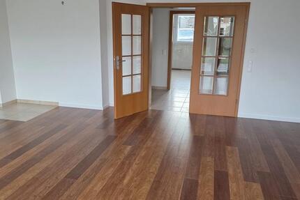 Haus Bergheim - 5 Zimmer, 170 m&sup2;, 1.950&euro; | Angebot:25844200