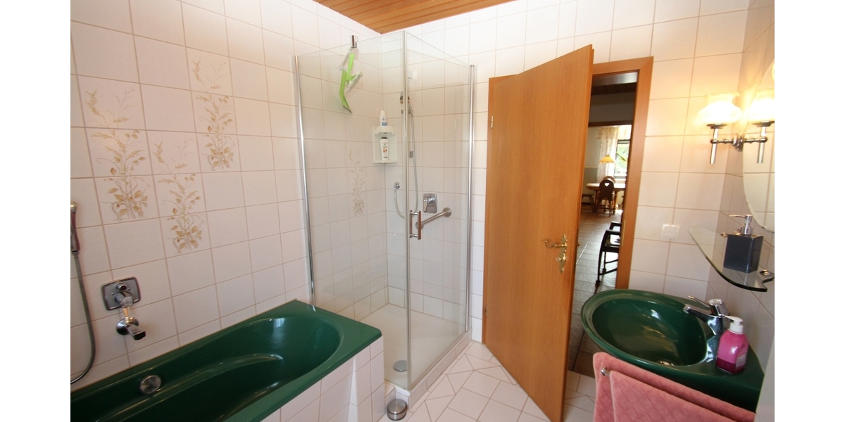 Mit 3D: Mehr Raum fürs Leben – gepflegtes Ein- Zweifamilienhaus mit vielseitigem Platzangebot in Wesseling - Einfamilienhaus Wesseling | Angebot:27350959