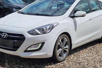 Hyundai i30 94.600 km 10.900 &euro; Bonn 53179