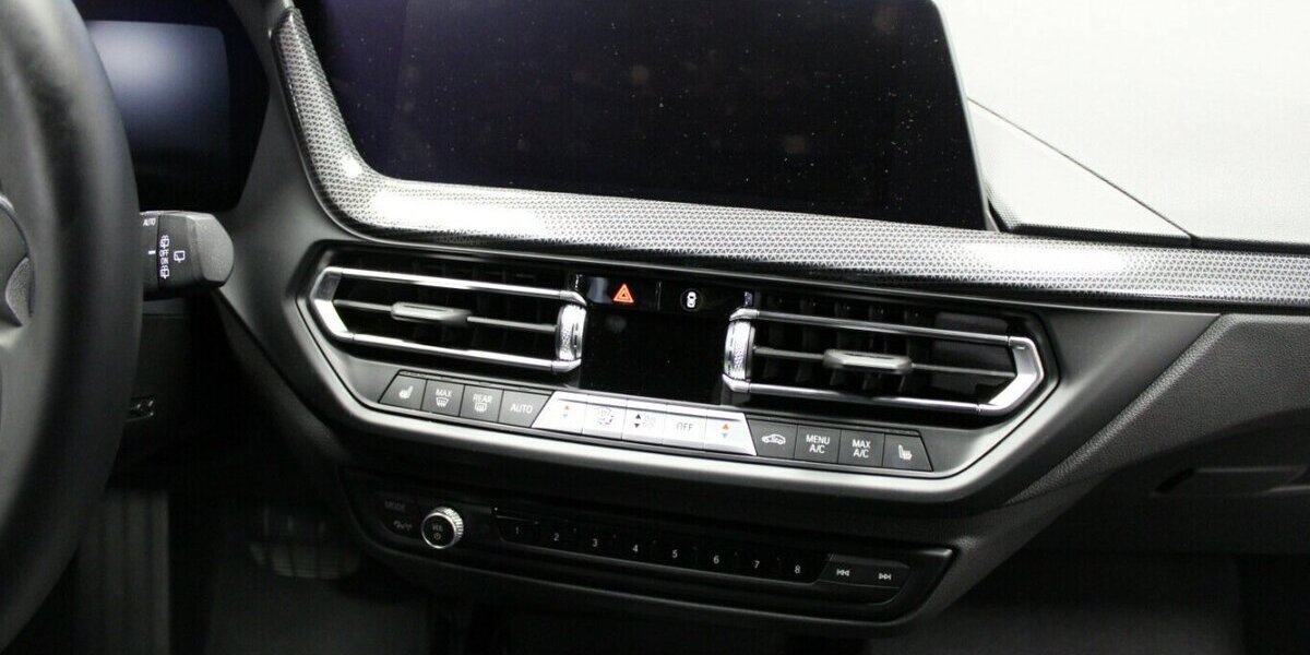 BMW 118 118d Aut. Advantage 7.250 km 27.980 &euro; Euskirchen 53881