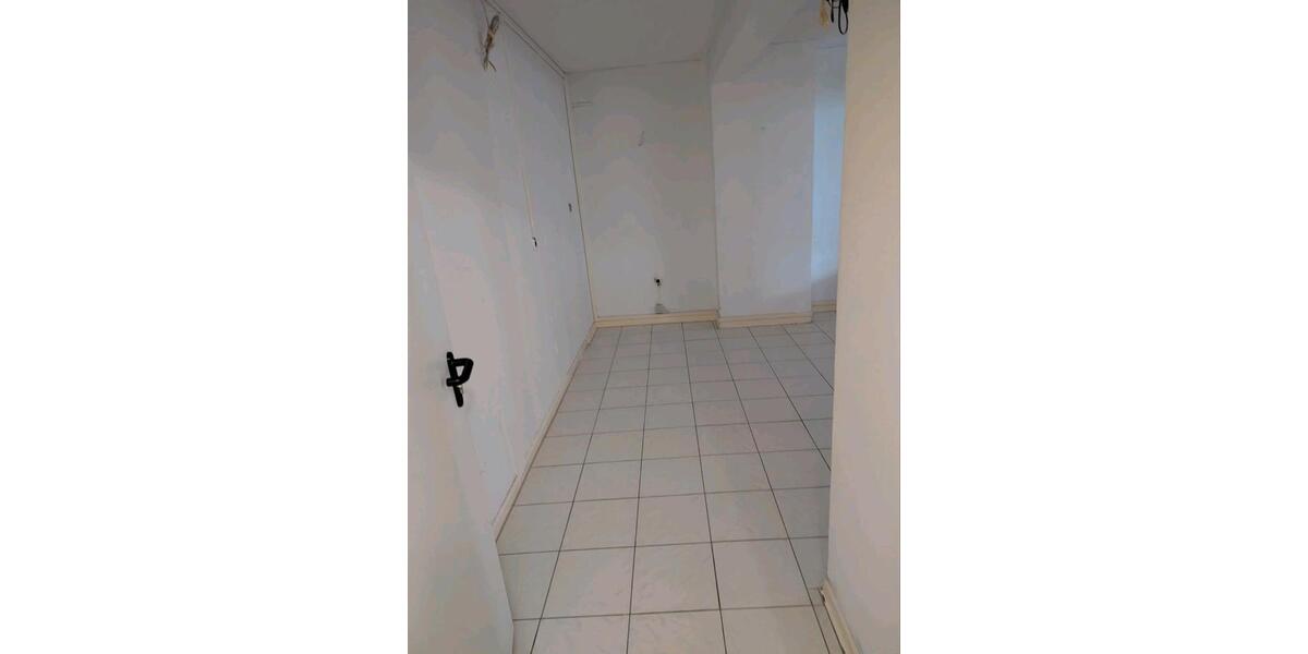 Etagenwohnung Bergheim - 2 Zimmer, 80 m&sup2;, 930&euro; | Angebot:25975016