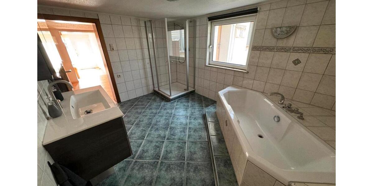Einfamilienhaus Niederzier - 6 Zimmer, 178 m&sup2;, 300.000&euro; | Angebot:25854677
