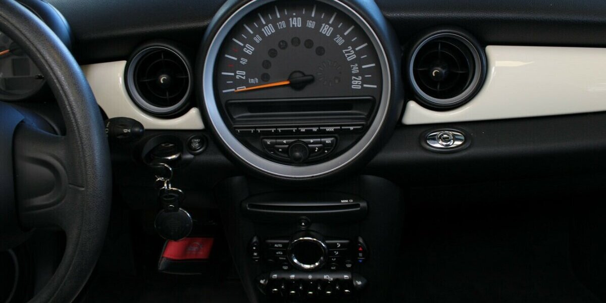 Mini One Cabrio 73.682 km 10.780 &euro; Euskirchen 53881