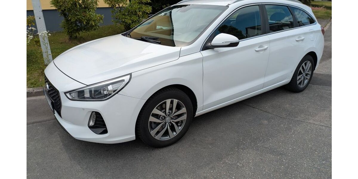 Hyundai i30 136.000 km 8.800 &euro; Bonn 53127