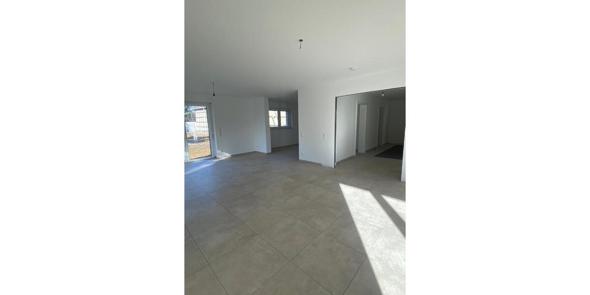 Erdgeschoßwohnung Swisttal - 2 Zimmer, 127 m&sup2;, 1.650&euro; | Angebot:25393035