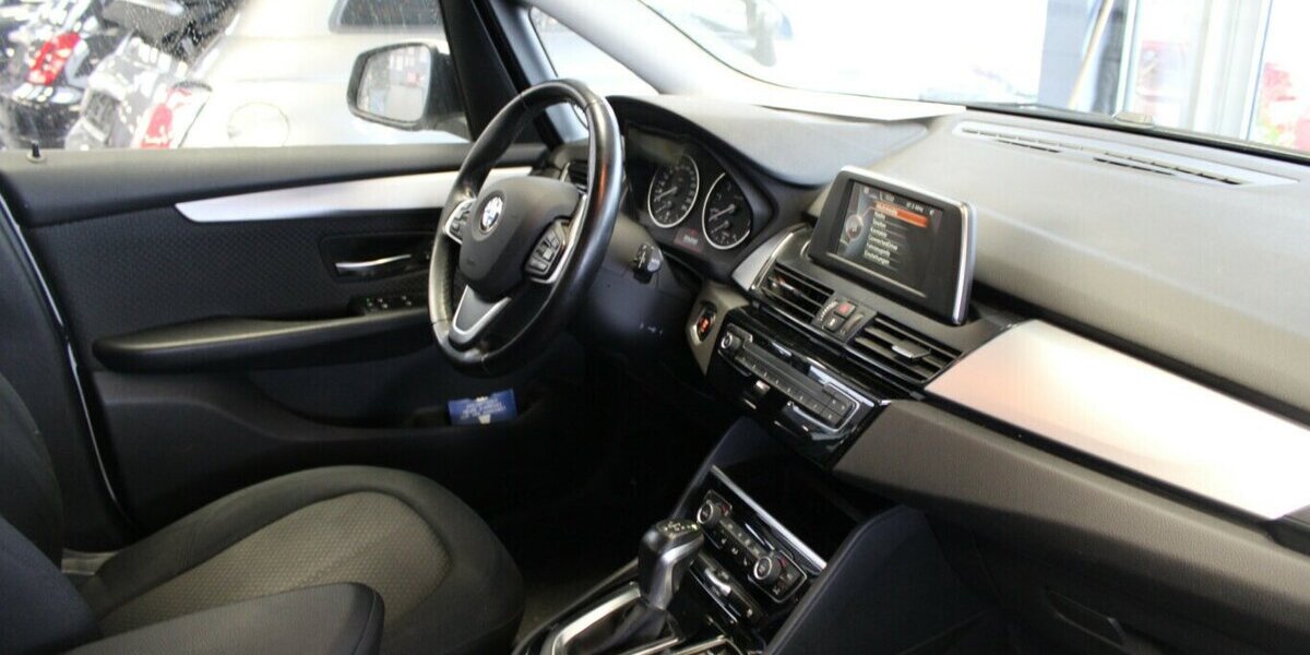 BMW 218 218i Active Tourer Aut. Advantage 78.050 km 13.980 &euro; Euskirchen 53881