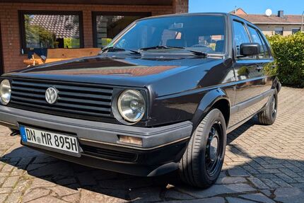 VW Golf 124.000 km 6.375 &euro; Vettweiß 52391