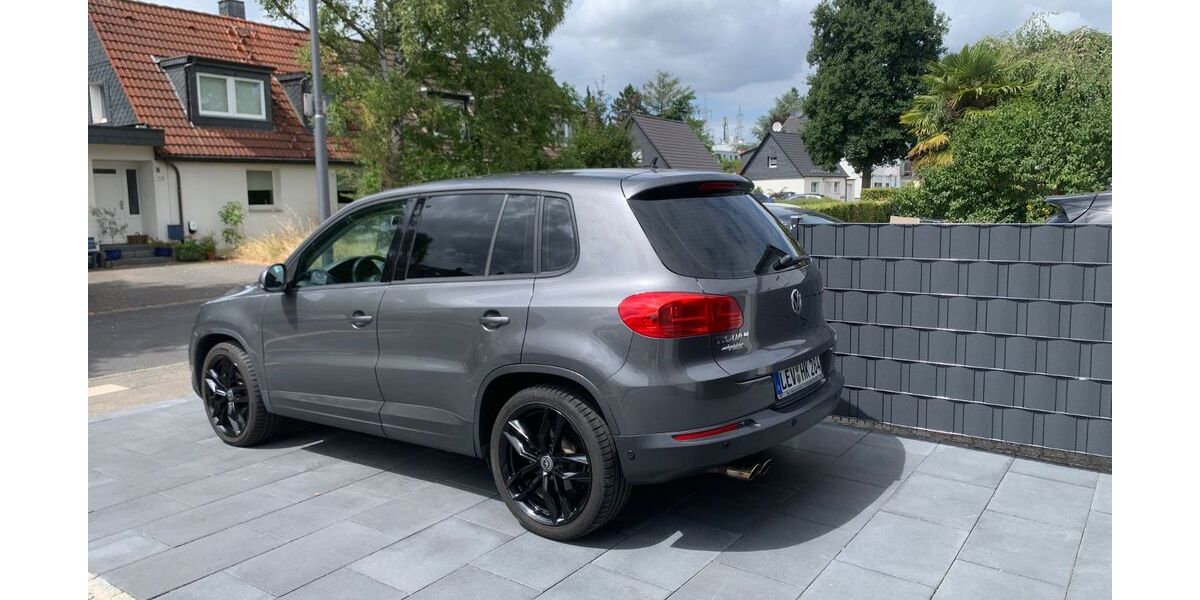 VW Tiguan 72.000 km 12.300 &euro; Leverkusen 51379
