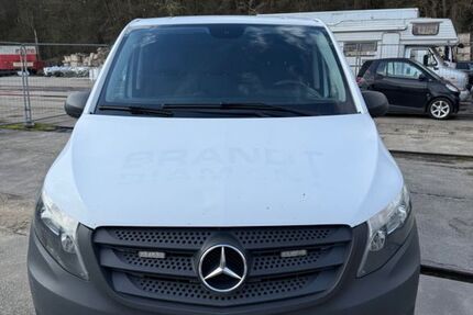 Mercedes-Benz Vito 216.831 km 10.990 &euro; Kerpen 50170