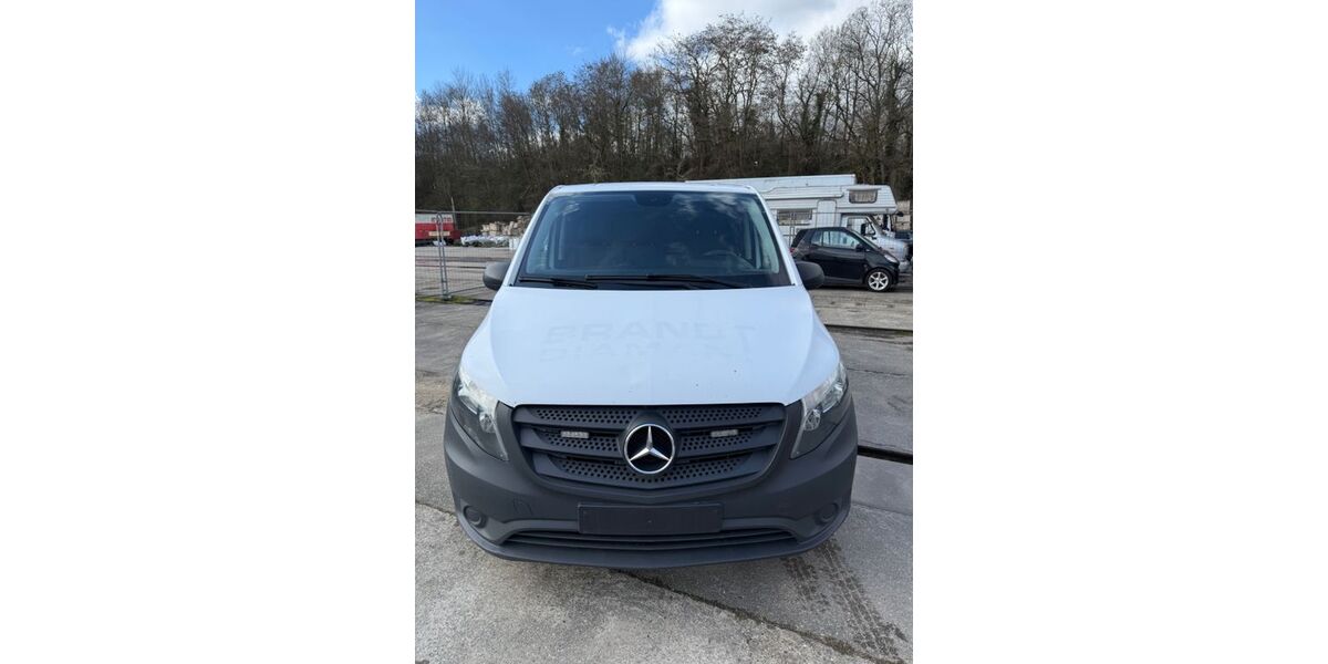 Mercedes-Benz Vito 216.831 km 10.990 &euro; Kerpen 50170