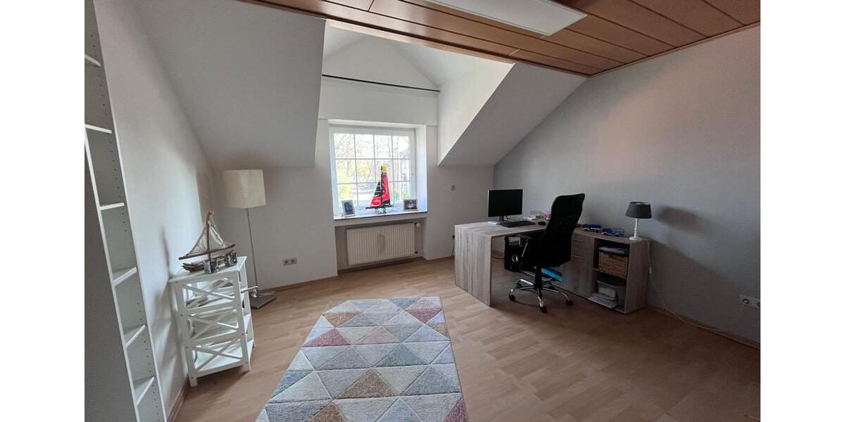 Einfamilienhaus Bergheim - 4 Zimmer, 167 m&sup2;, 1.920&euro; | Angebot:25899926