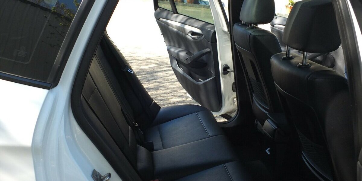 BMW X1 16 d sDrive LEDER XENON NAVI PANORAMA M-SPORTPA 133.459 km 12.804 &euro; Köln 50858