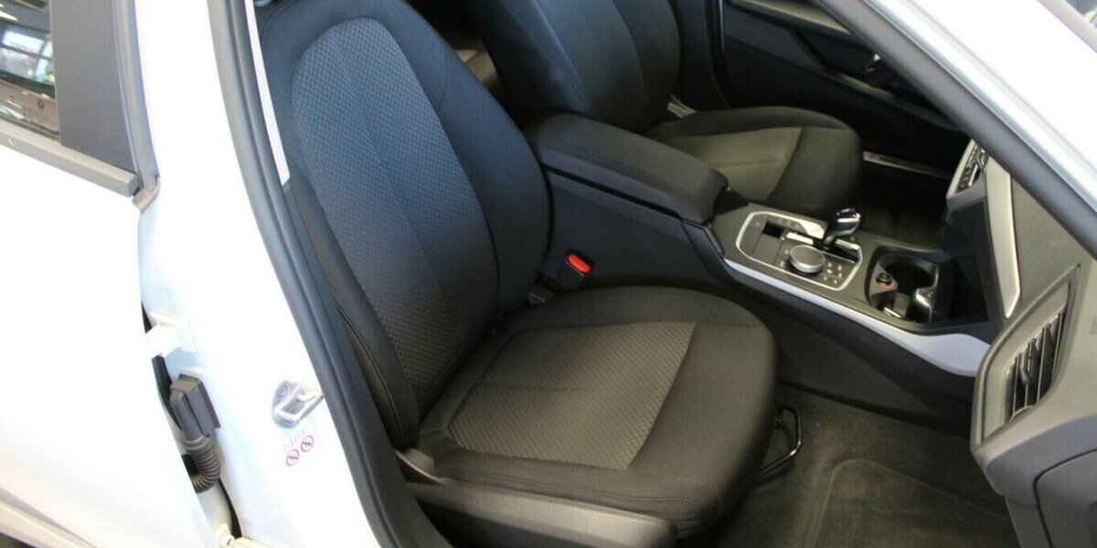 BMW 118 118i Aut. Avantgarde 61.600 km 18.480 &euro; Euskirchen 53881