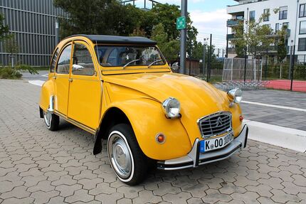 Citroen 2 CV 118.100 km 10.900 &euro; Köln 50739