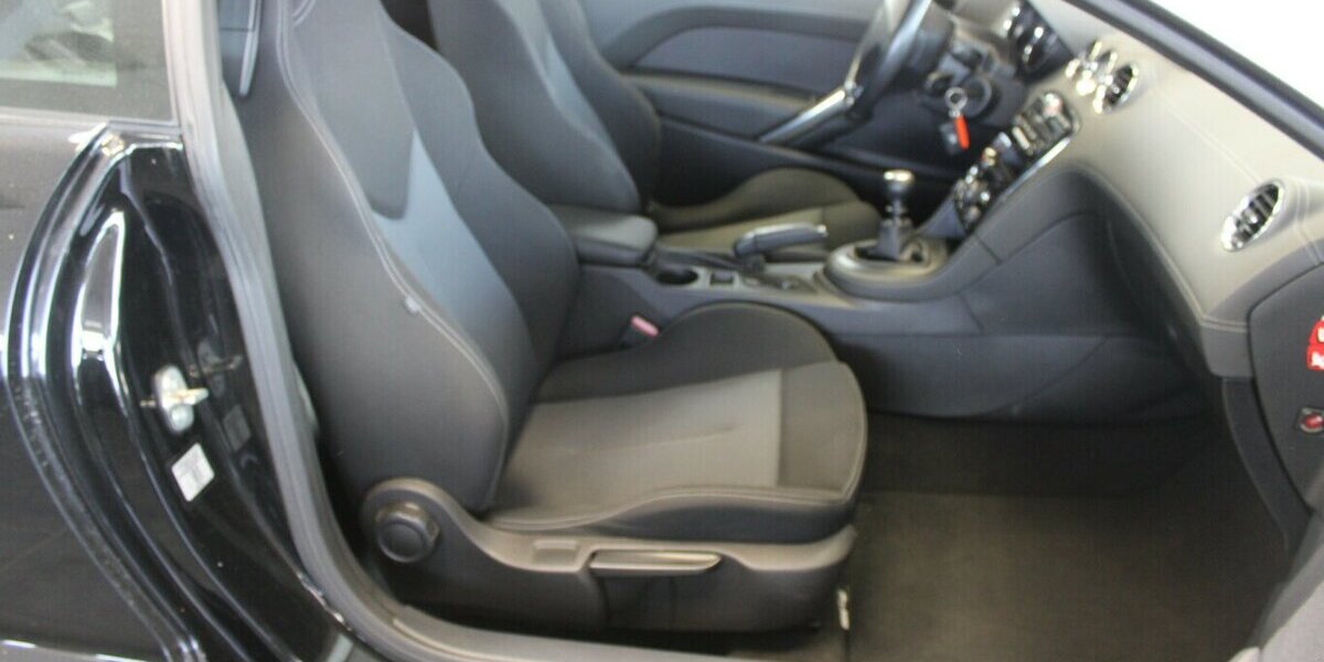 Peugeot RCZ 1.6 200 THP 114.967 km 8.980 &euro; Euskirchen 53881