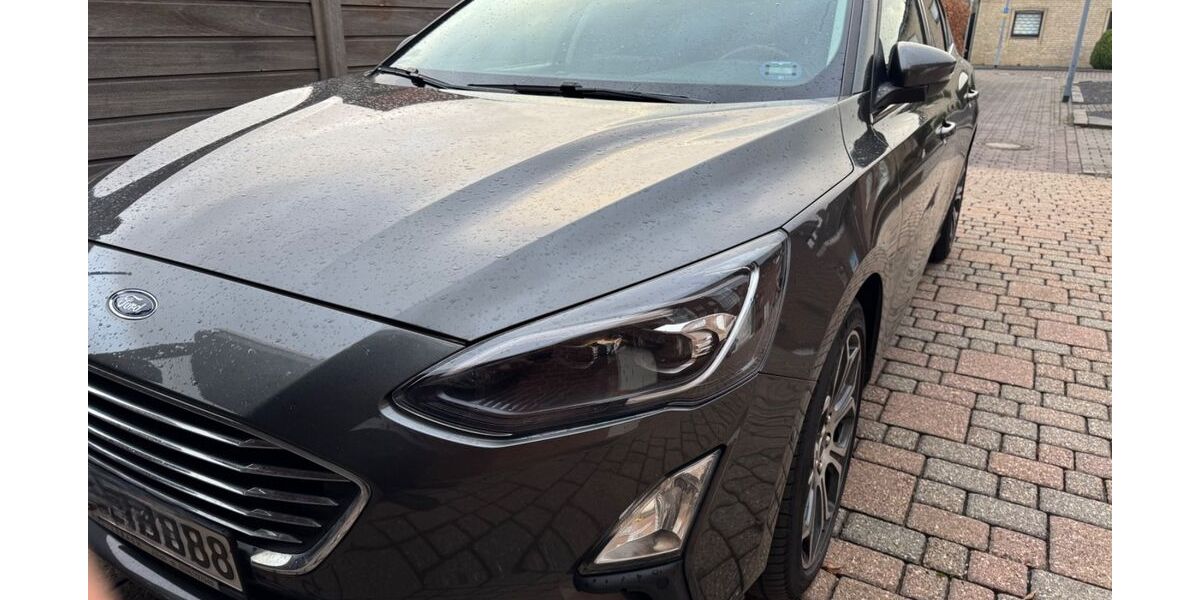 Ford Focus 58.000 km 18.500 &euro; Niederzier 52382