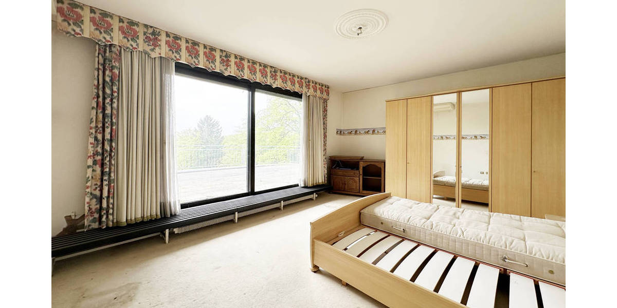 Anwesen der 1970er Jahre in TOP Hanglage Bad Godesberg, Sanierungsobjekt mit Entwicklungspotential - Einfamilienhaus Bonn Bad Godesberg | Angebot:24703452