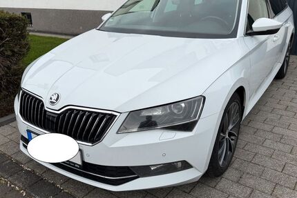 Skoda Superb 345.000 km 11.900 &euro; Köln 51105