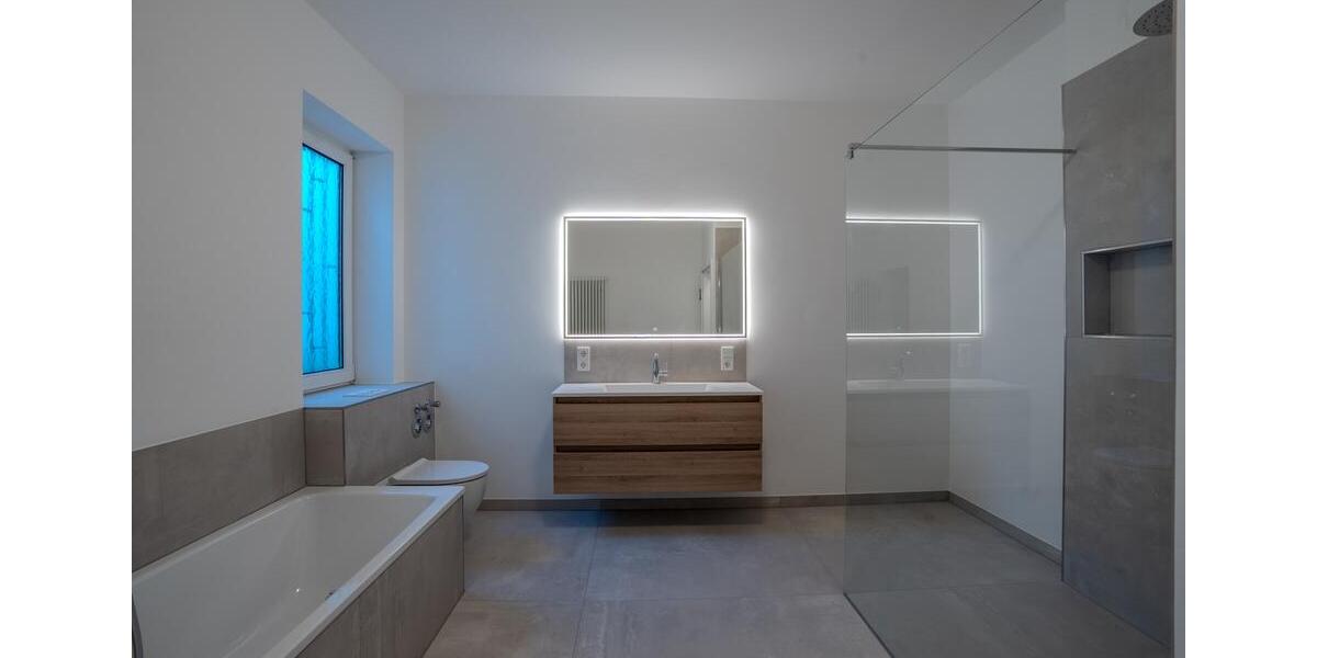 Etagenwohnung Siegburg - 4 Zimmer, 160 m&sup2;, 2.000&euro; | Angebot:25807109